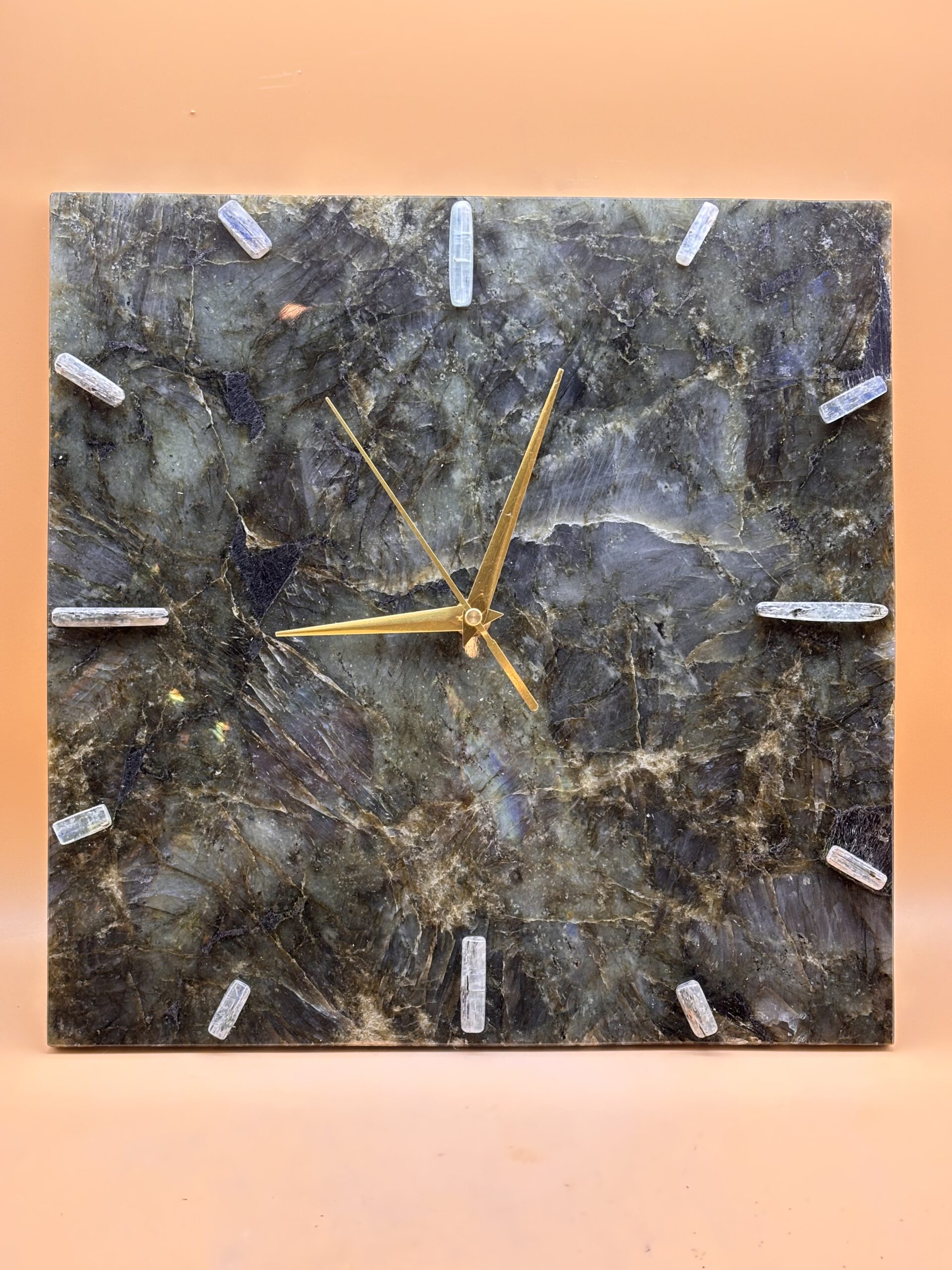 Wanduhr " Disthen auf Spectrolit "