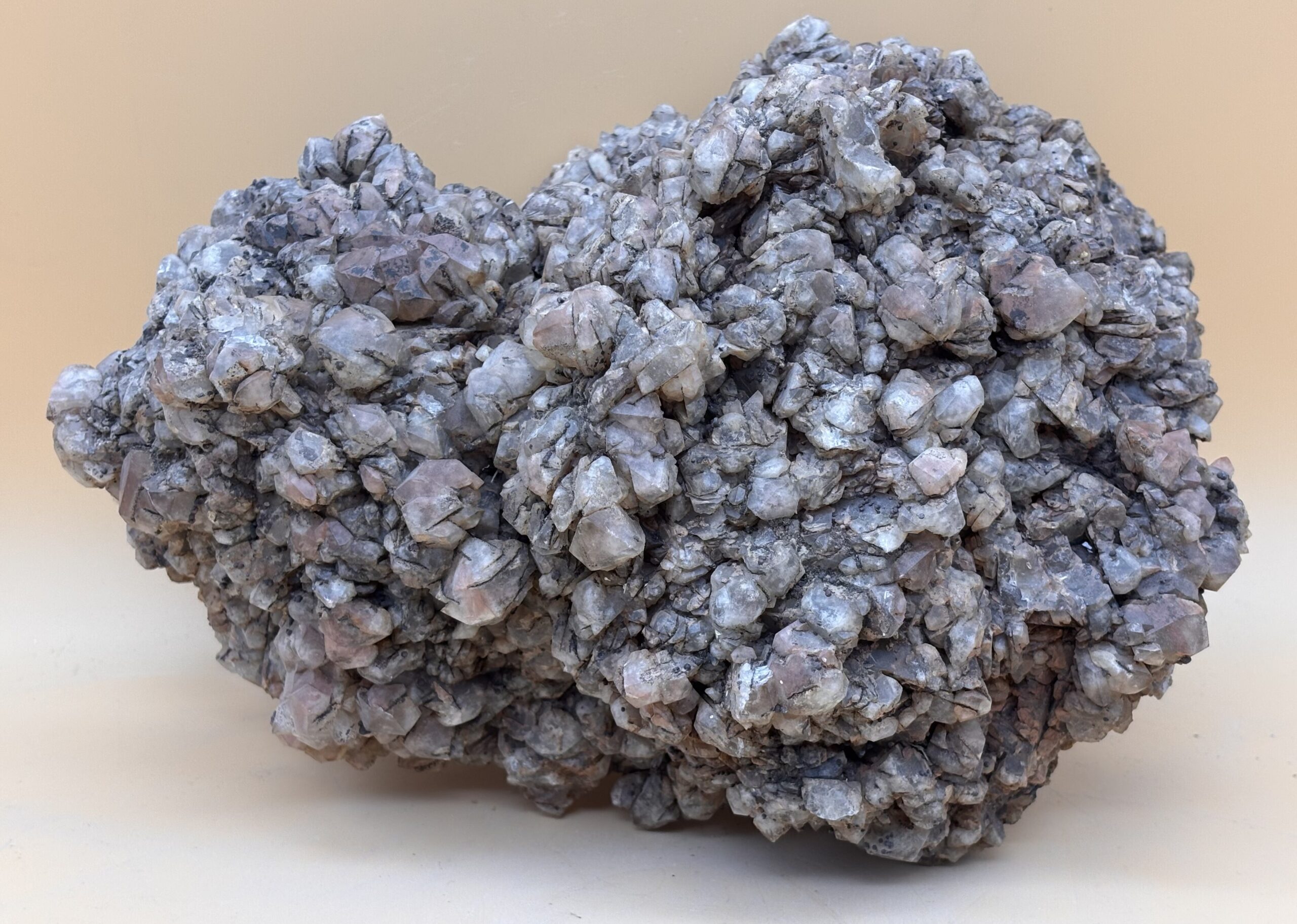 ß-Quarz-Kristall-Aggregat – Bild 2