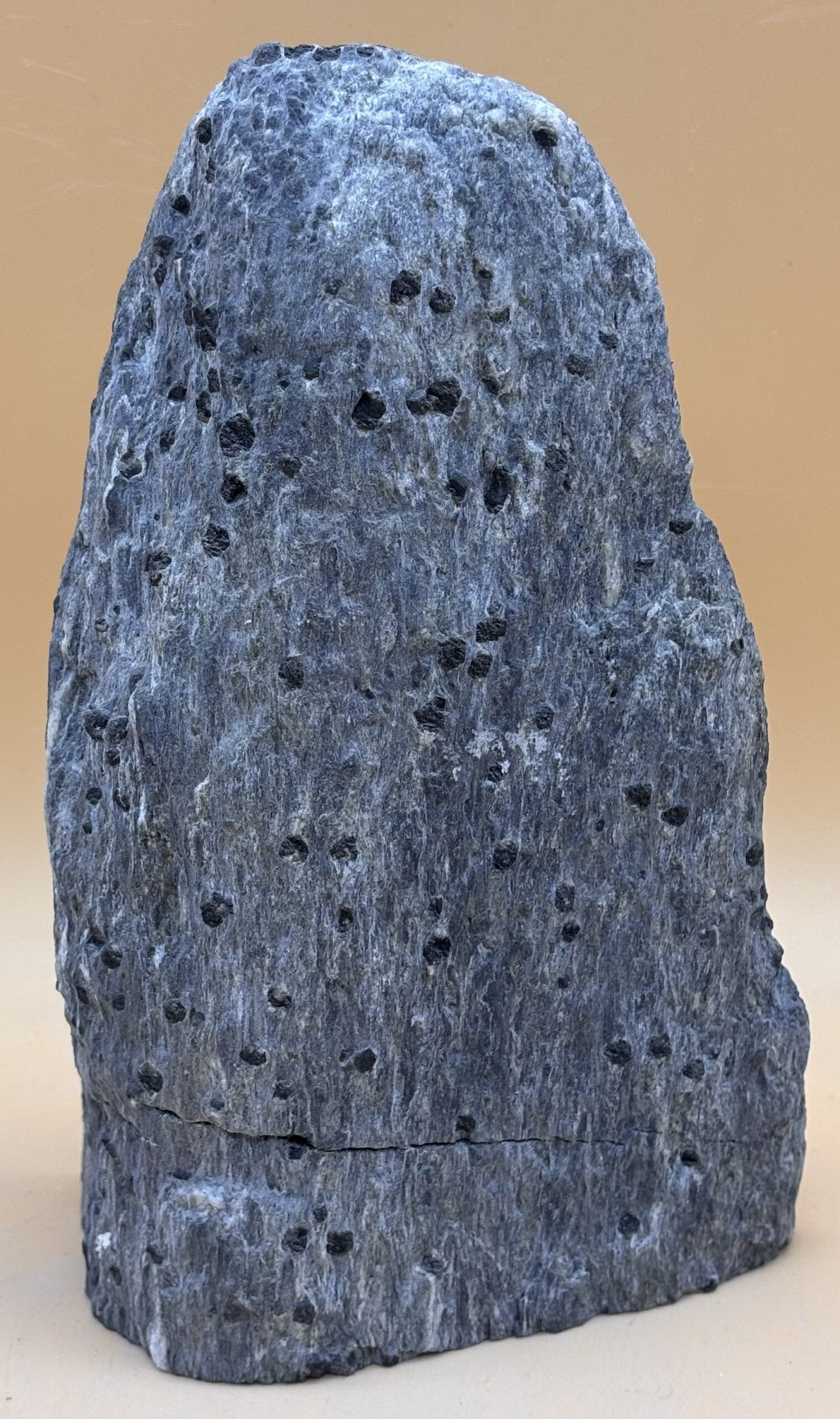 Buddha in Bündner-Schiefer – Bild 2