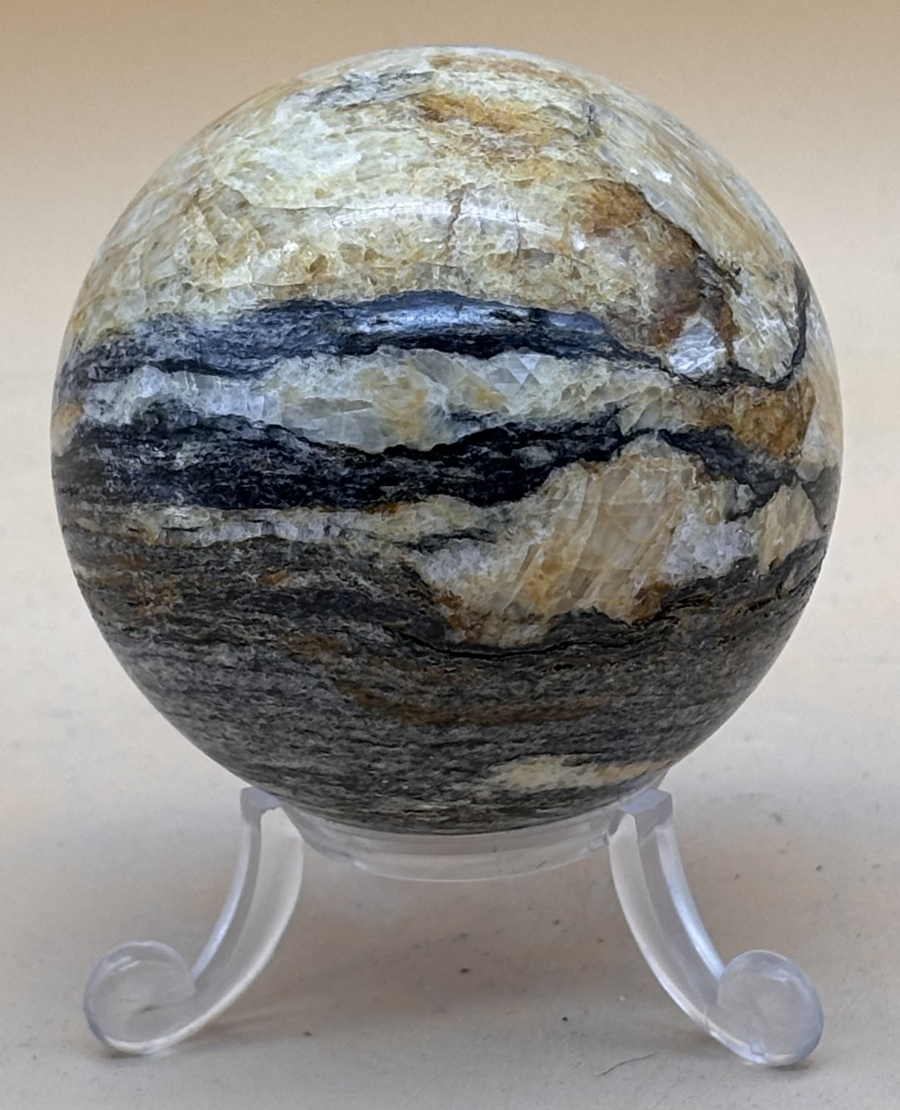 Steinkugel aus Walliser Metamorphit