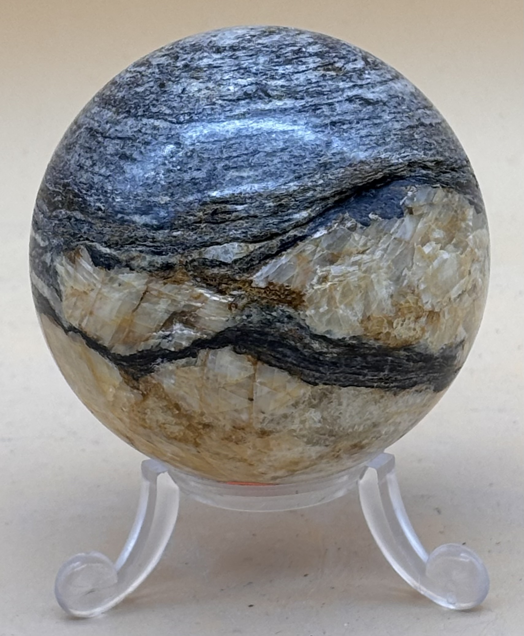 Steinkugel aus Walliser Metamorphit – Bild 2